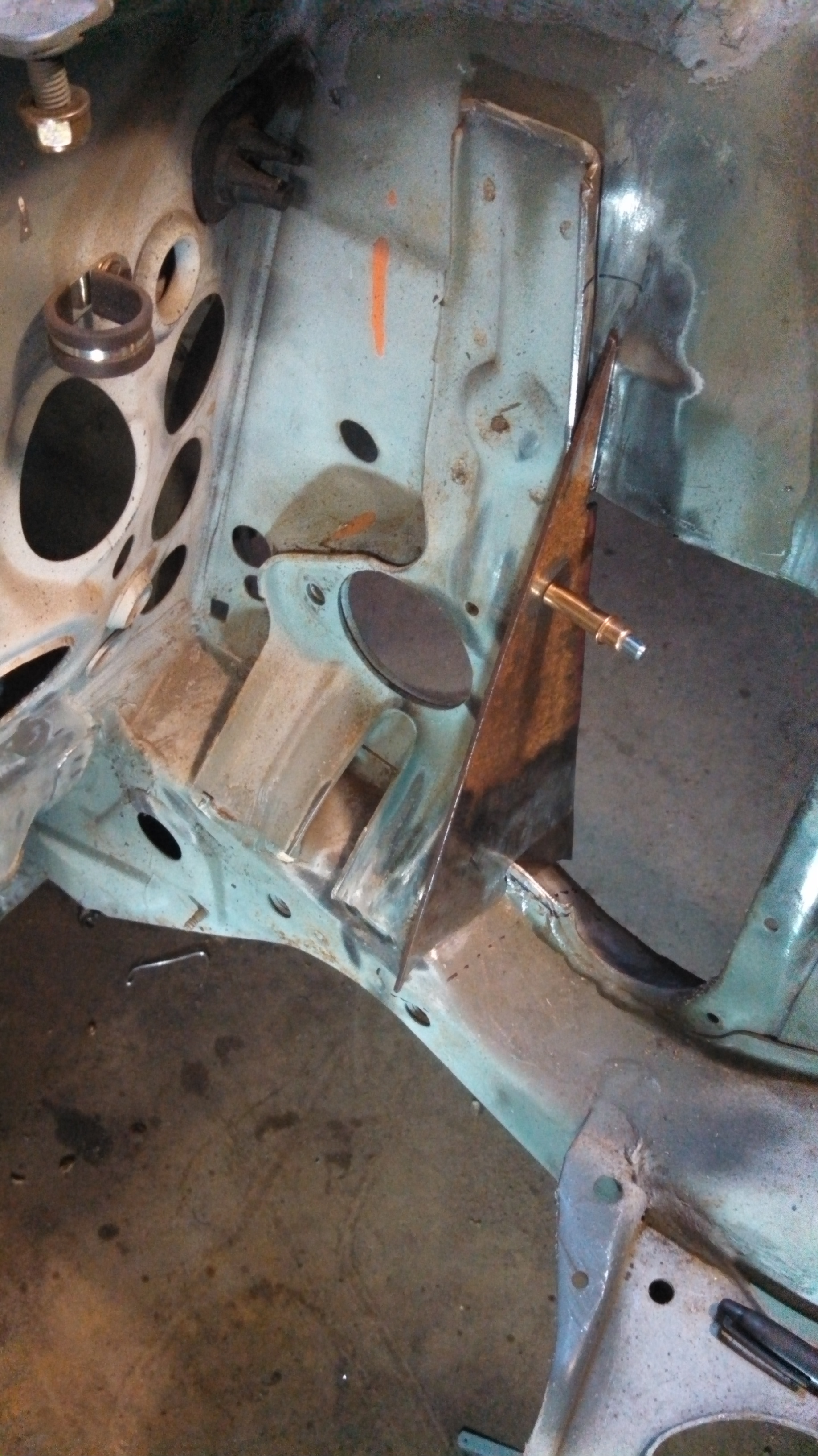 steering rack strut tower brace2.jpg