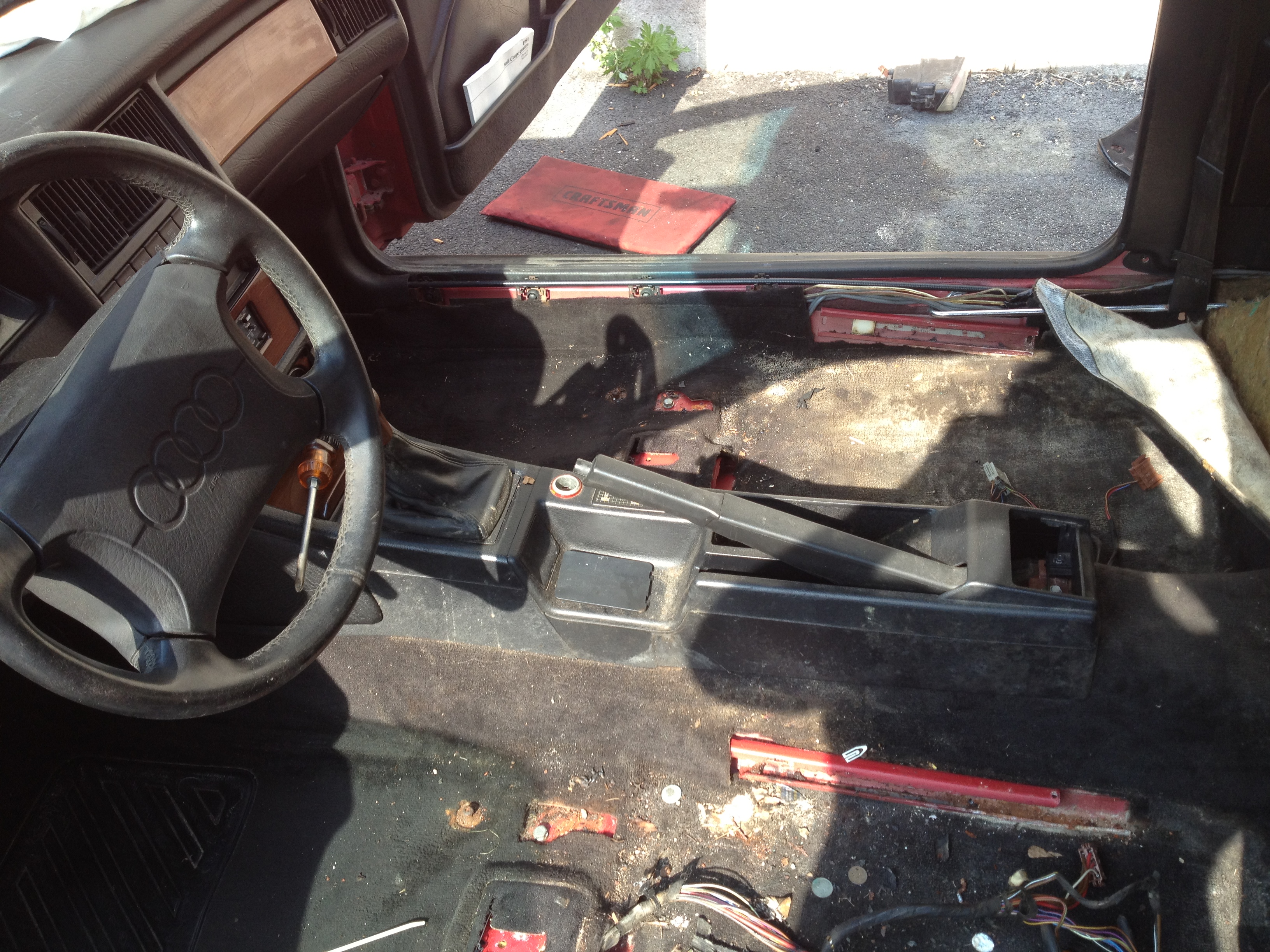 Sebastian's CQ91' interior strip down 3.JPG