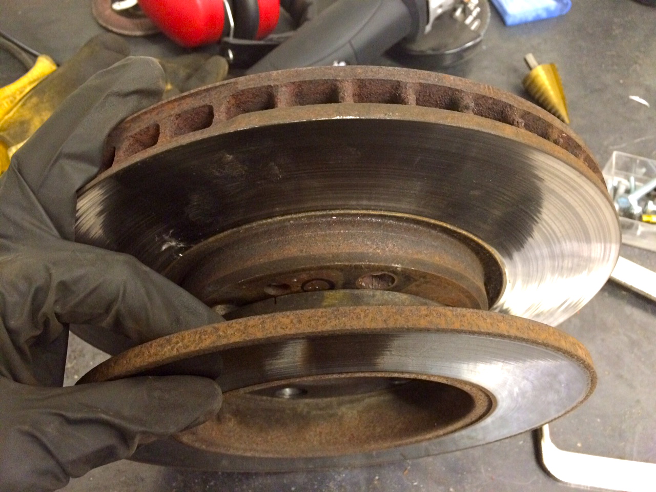 E30 M3 front vs 4kq rear rotor size
