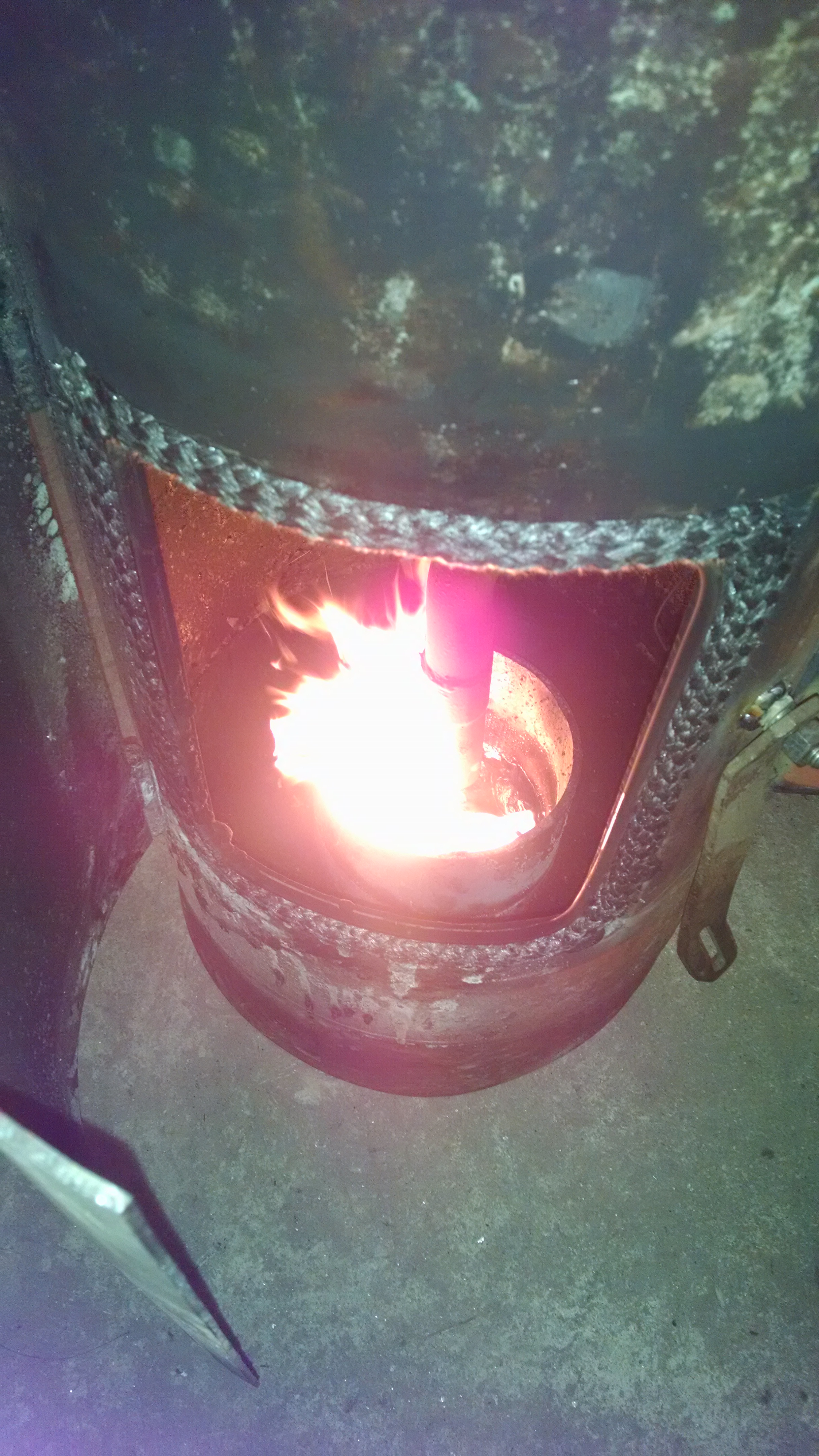 The burn pot is the bottom of a argon tank but I think it would work better with a thin ss pot with a flat bottom  so it gets hotter a burns better