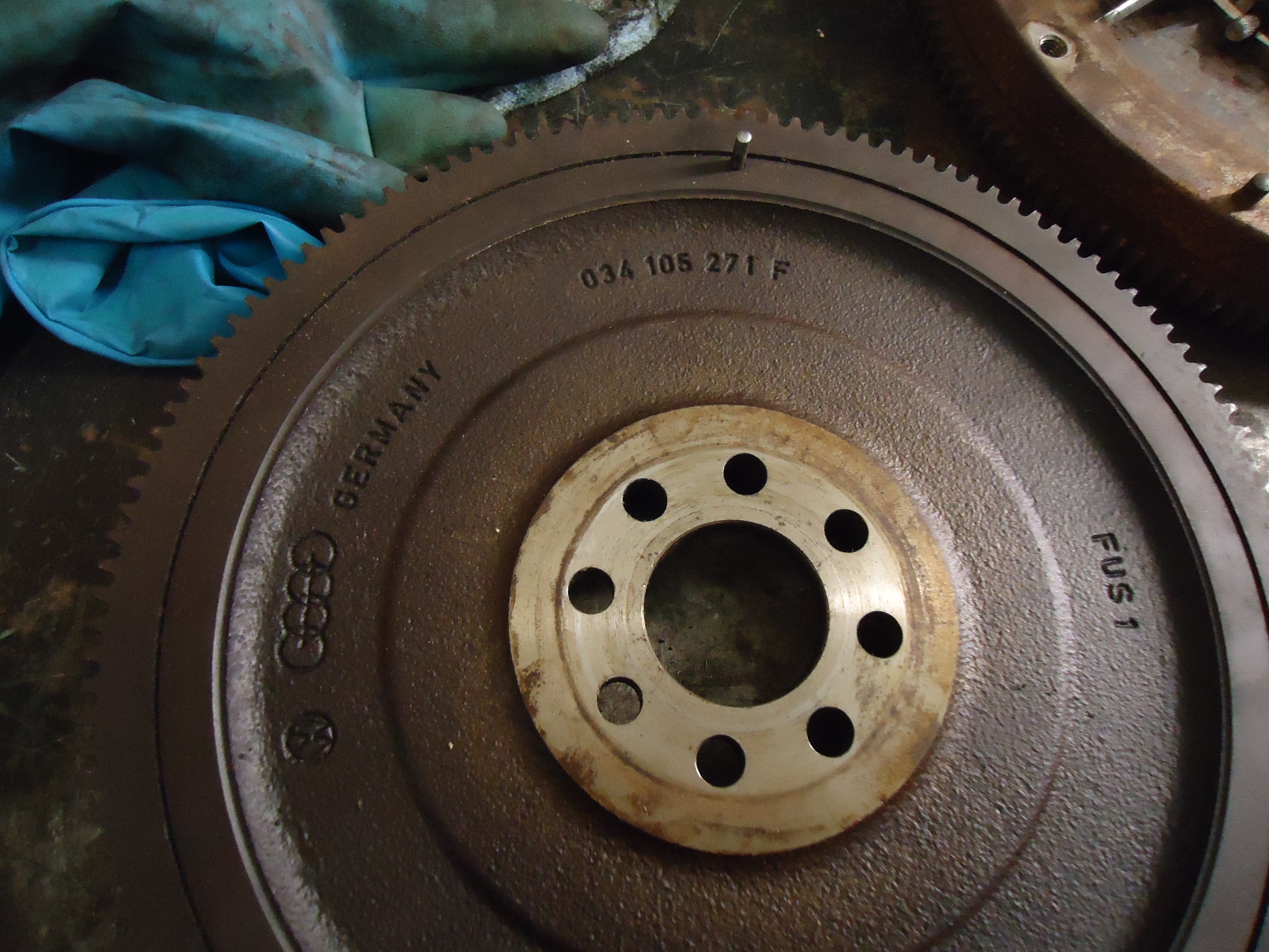 NG. I was told this was from a 3b. Maybe a 200 with a 016 gearbox? Missing center spigot for mounting pilot bearing.