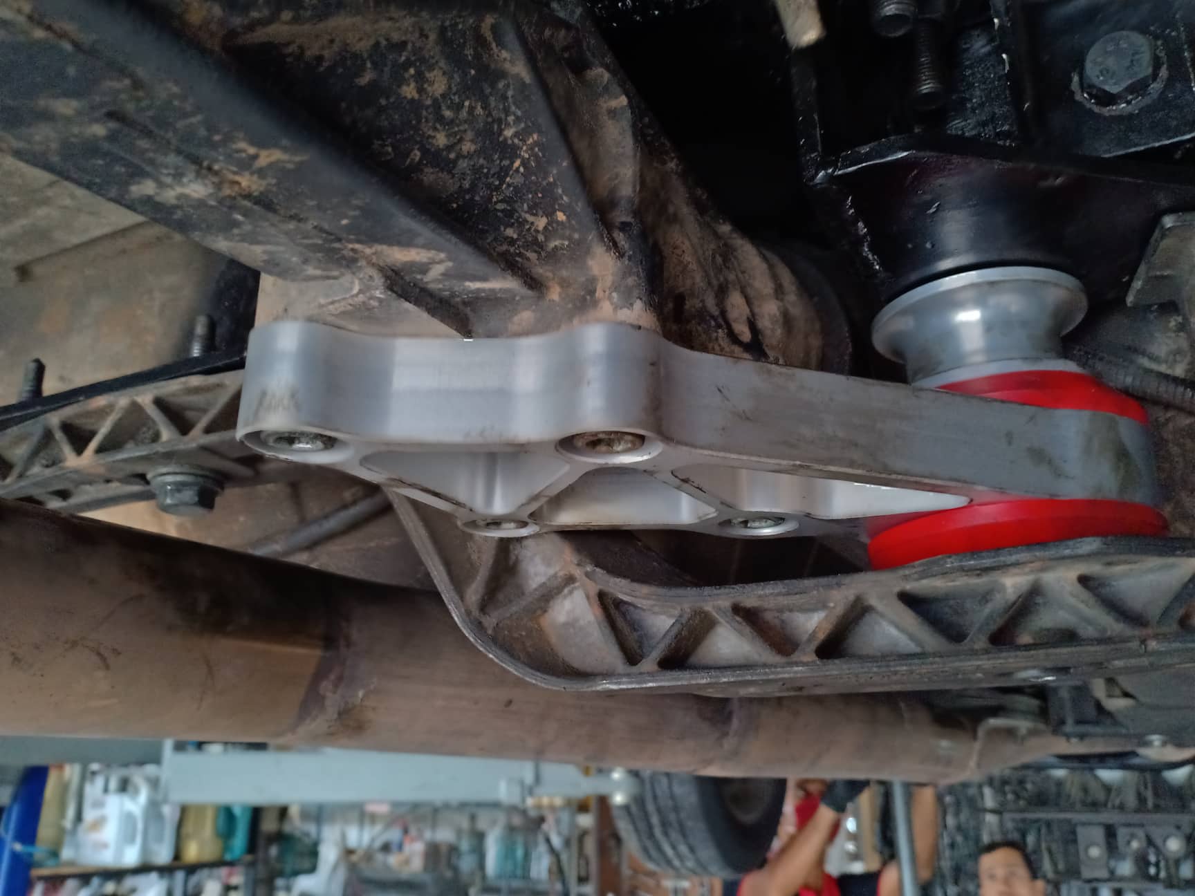 diff support bracket.jpg