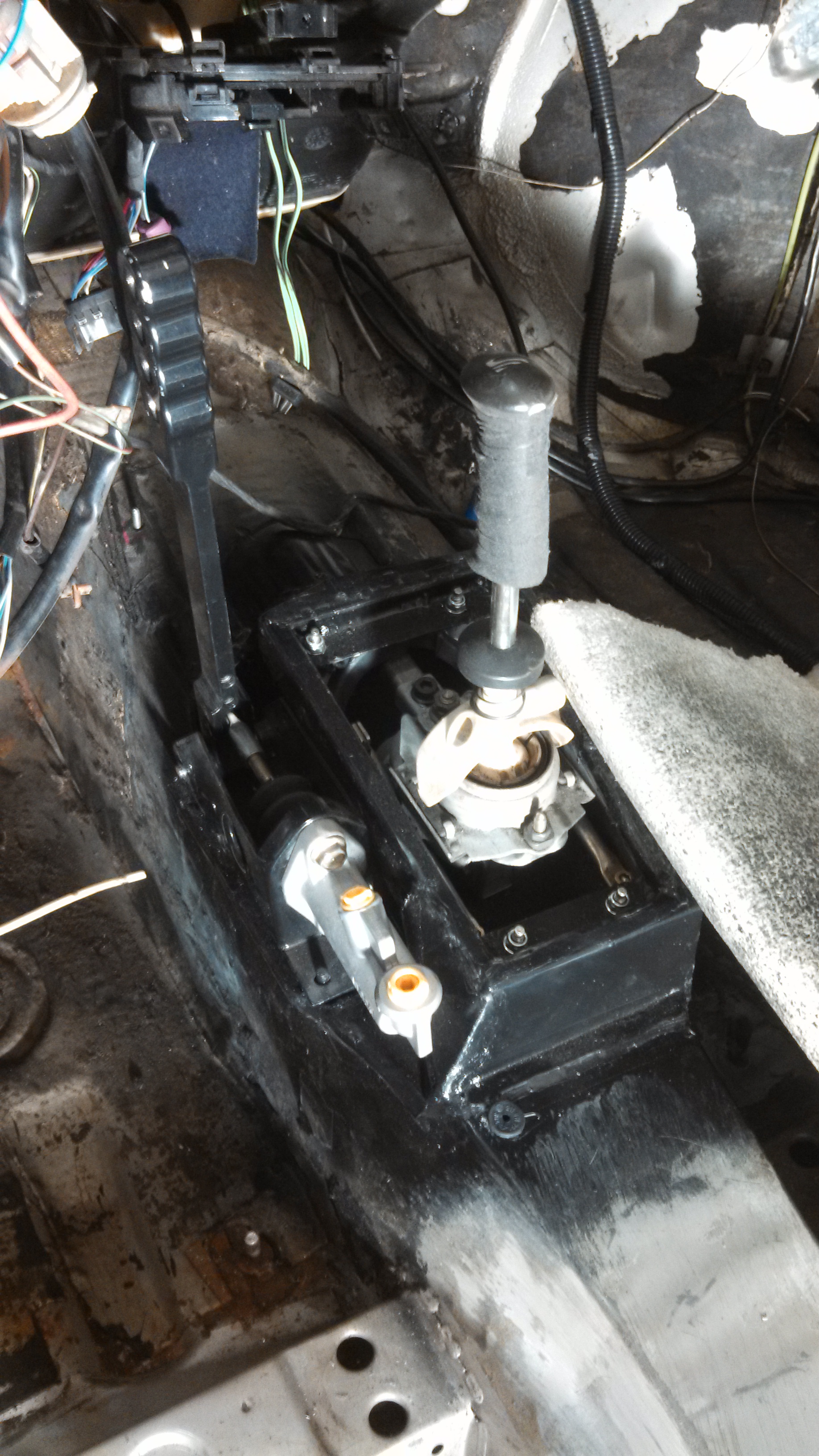 handbrake and new shifter.jpg